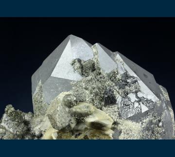 Q348 Quartz with Siderite and Pyrite from Panasqueira Mines, Castelo Branco District, Panasqueira, Covilha, Portugal